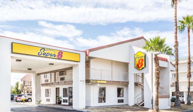 Super 8 by Wyndham Phoenix Metro North