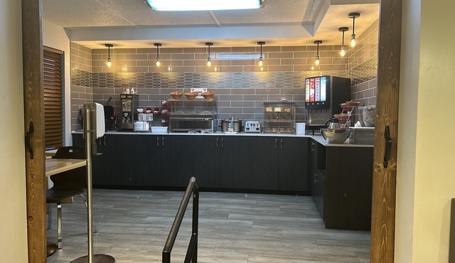 Super 8 by Wyndham Pigeon Forge Dollywood Lane