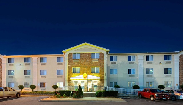 Super 8 by Wyndham Plano/Dallas Area