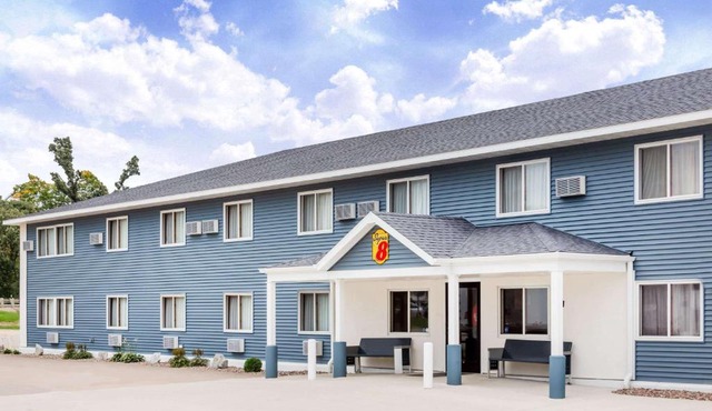 Super 8 by Wyndham Platteville