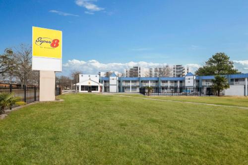 Super 8 by Wyndham Portsmouth - Norfolk