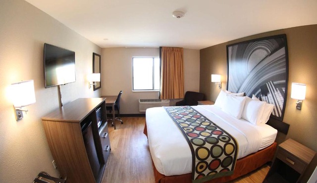 Super 8 by Wyndham Portsmouth