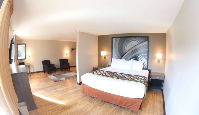 Super 8 by Wyndham Portsmouth
