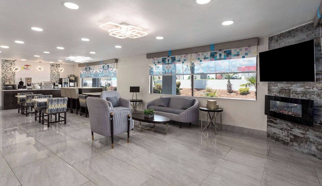 Super 8 by Wyndham Prattville Montgomery