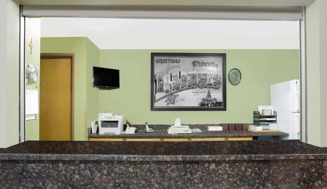 Super 8 by Wyndham Princeton