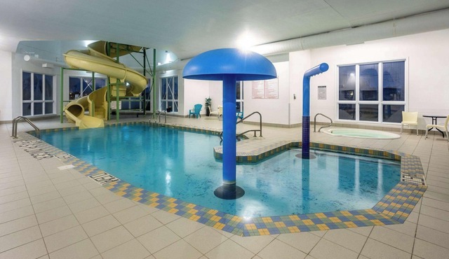 Super 8 by Wyndham Quebec City