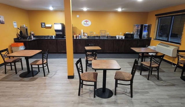 Super 8 by Wyndham Rawlins