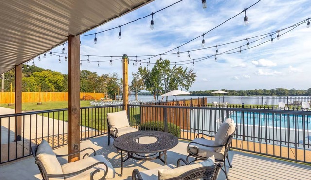 Super 8 by Wyndham Riverside AL