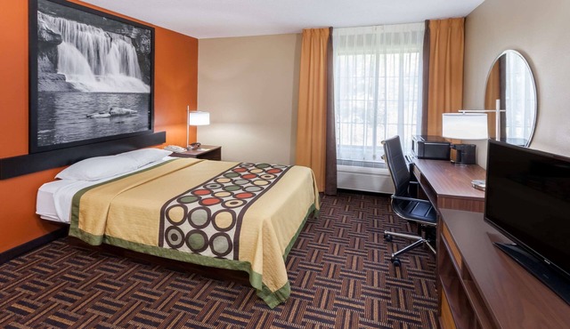 Super 8 by Wyndham Rochester