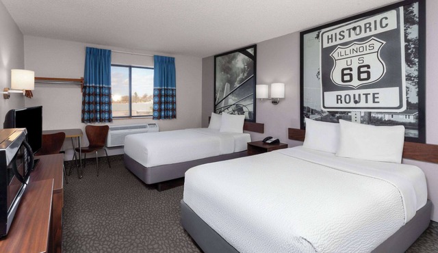 Super 8 by Wyndham Romeoville Bolingbrook