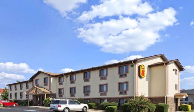 Super 8 by Wyndham Russellville