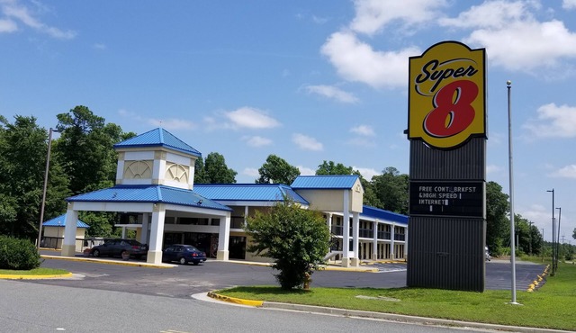 Super 8 by Wyndham Ruther Glen Kings Dominion Area