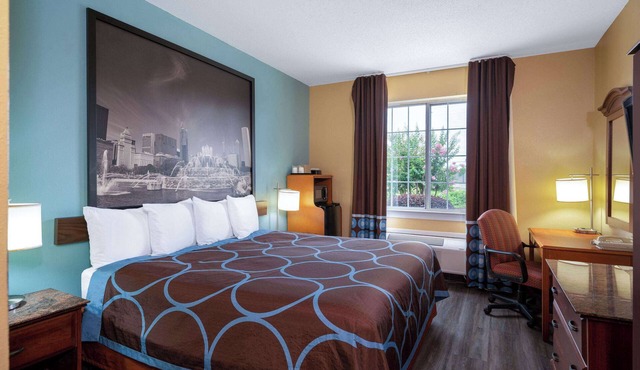 Super 8 by Wyndham Salisbury