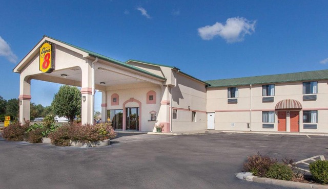 Super 8 by Wyndham Sallisaw