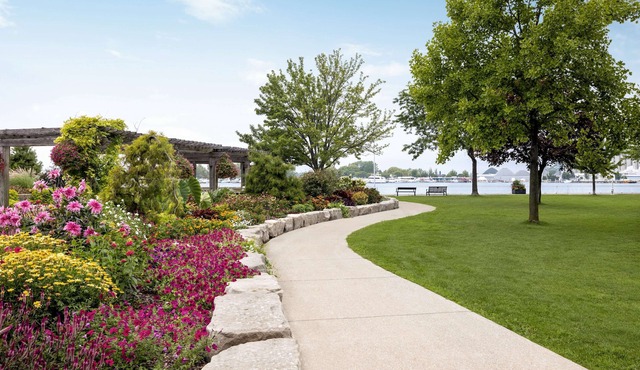 Super 8 by Wyndham Sarnia ON
