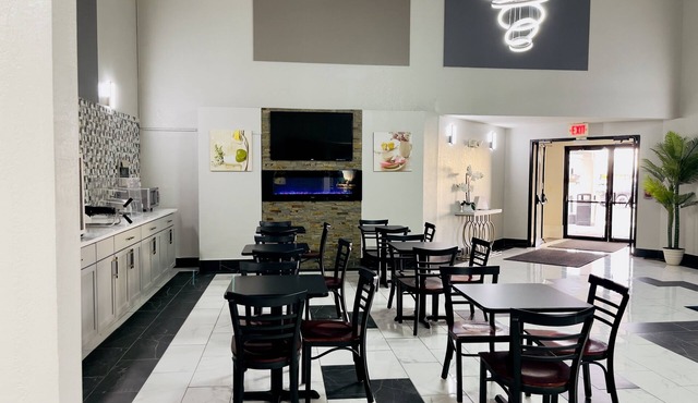 Super 8 by Wyndham Shakopee