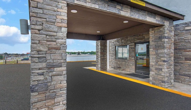 Super 8 by Wyndham Somerset