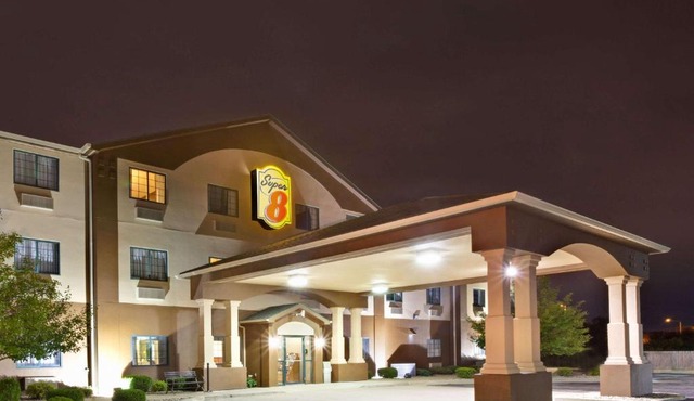 Super 8 by Wyndham South Bend