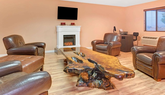 Super 8 by Wyndham Spokane/West