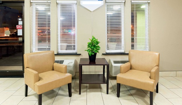 Super 8 by Wyndham Springfield East