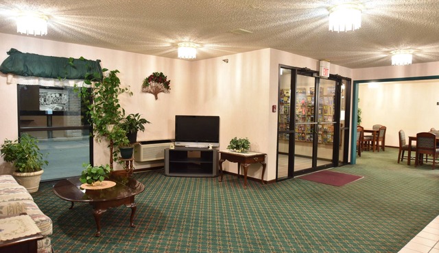 Super 8 by Wyndham Springfield/Battlefield