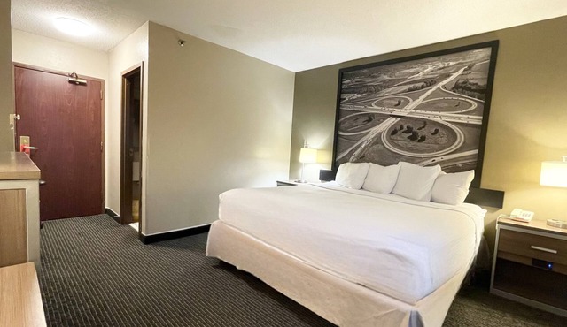 Super 8 by Wyndham St Charles