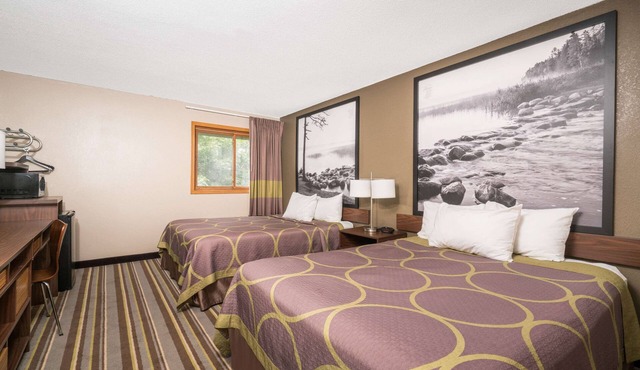 Super 8 by Wyndham St. Cloud