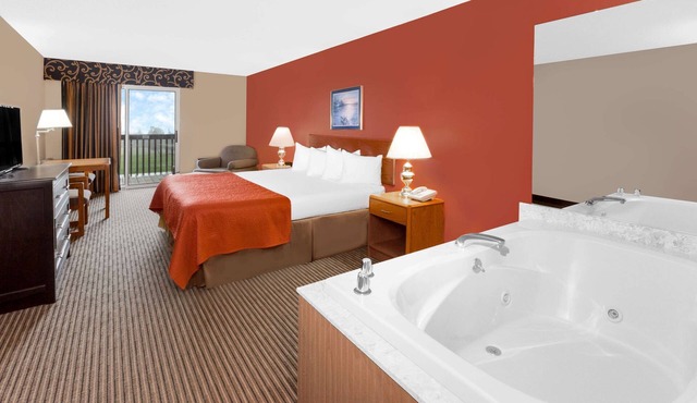Super 8 by Wyndham St. Ignace