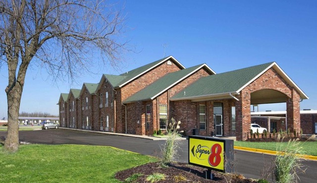 Super 8 by Wyndham Stafford/Springfield Area
