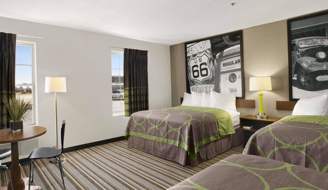 Super 8 by Wyndham Strafford/Springfield Area