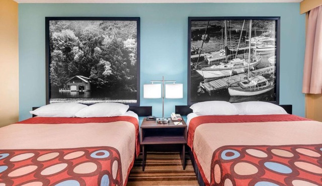 Super 8 by Wyndham Thunder Bay