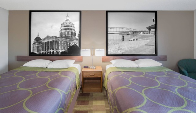 Super 8 by Wyndham Toledo