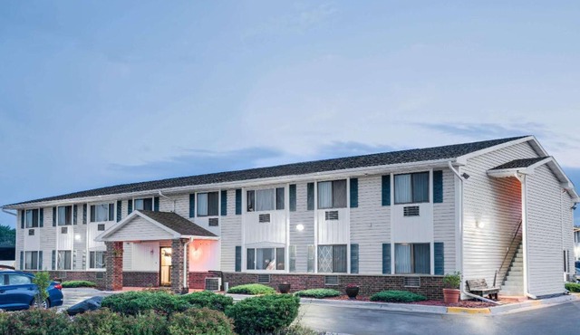 Super 8 by Wyndham Tomah Wisconsin