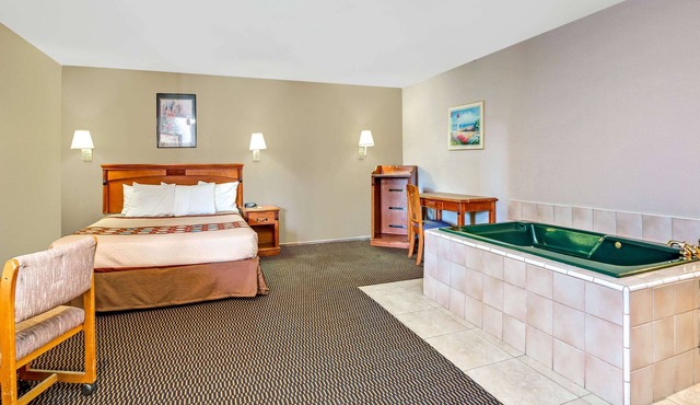 Super 8 by Wyndham Upland Ontario CA