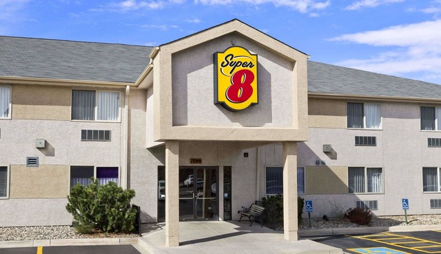 Super 8 by Wyndham Colorado Springs Airport