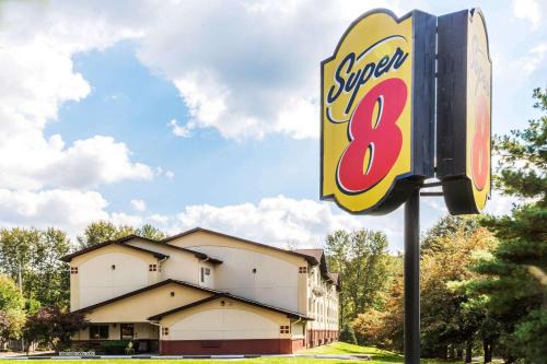 Super 8 by Wyndham East Stroudsburg - Poconos