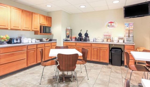 Super 8 by Wyndham Sault Ste. Marie