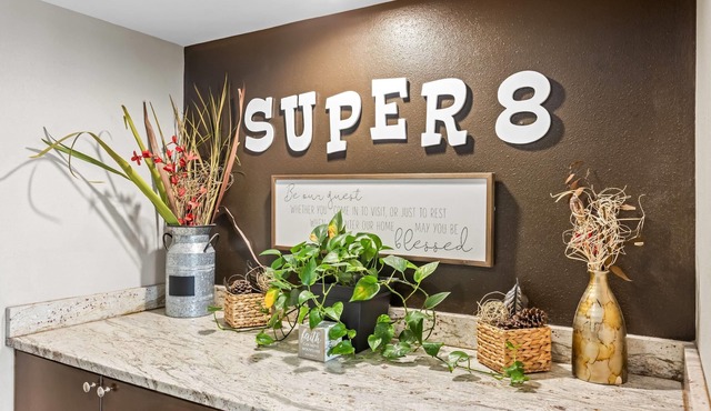 Super 8 by Wyndham Valdosta GA I-75