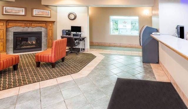 Super 8 by Wyndham Valparaiso