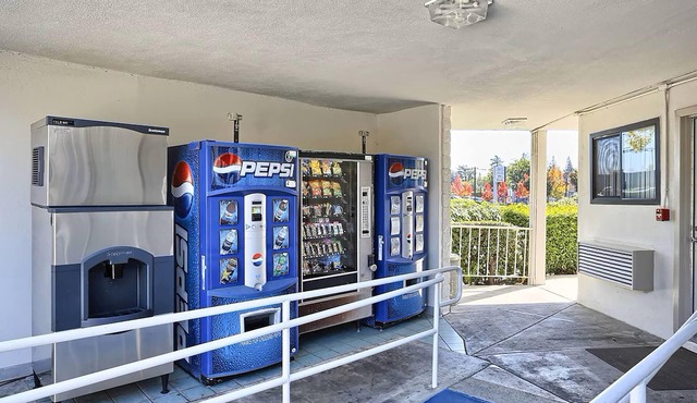 Super 8 by Wyndham Walnut Creek