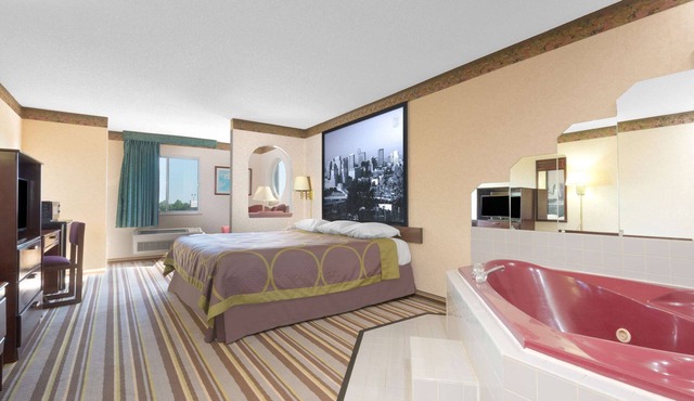 Super 8 by Wyndham Wapakoneta