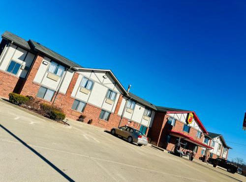 Super 8 by Wyndham Warrenton