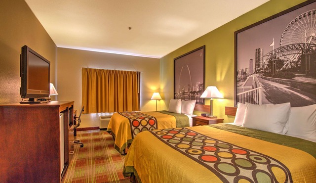 Super 8 by Wyndham Waterloo