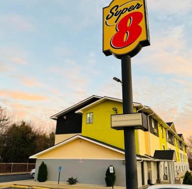 Super 8 by Wyndham West Broad St Richmond