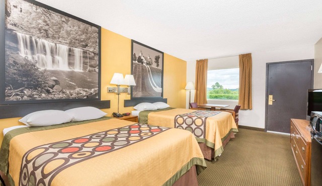 Super 8 by Wyndham Williamsburg