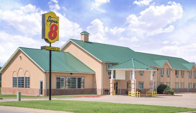 Super 8 by Wyndham Winfield-Quail Ridge Area