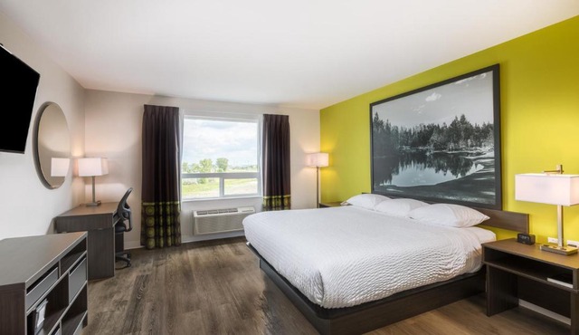 Super 8 by Wyndham Winnipeg East MB