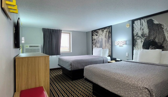 Super 8 by Wyndham Yankton