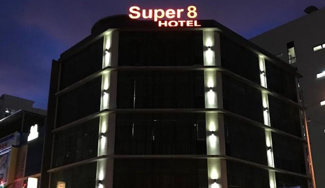 Super 8 Hotel @ Bayan Baru