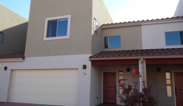 Super Affordable & Spacious 3 BR Townhouse w/3 en-suite baths